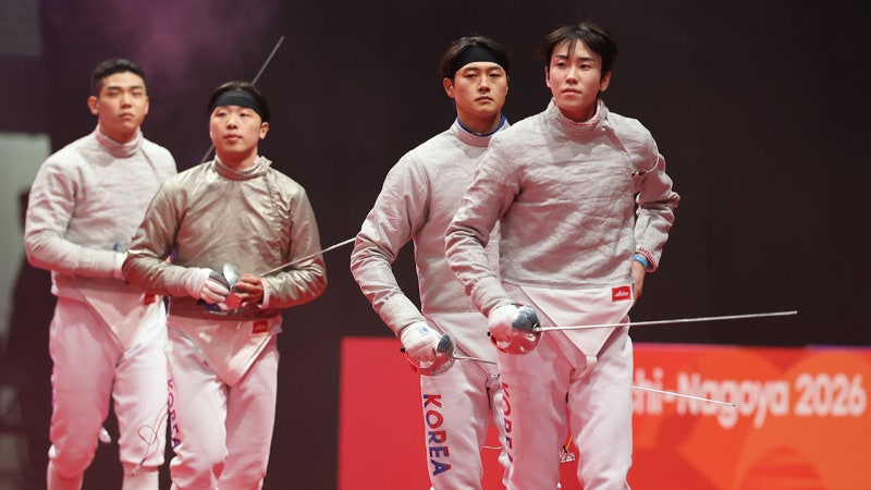 '대<b>역전승</b>' <b>펜싱</b> 남자 사브르, 일본 꺾고 금메달…<b>오상욱</b> 2관왕