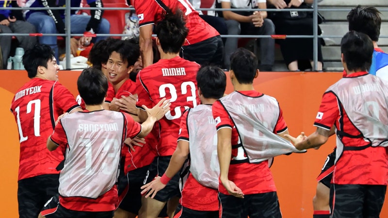 일본 꺾고 사상 첫 <b>4연패</b>…<b>한국 축구</b> 새 역사