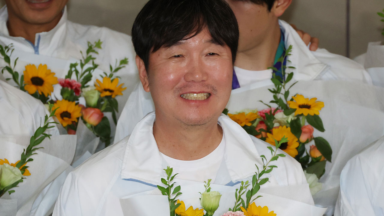 프로야구 <b>한화</b>, 신임 사령탑에 <b>류지현</b> 국가대표 감독 <b>선임</b>