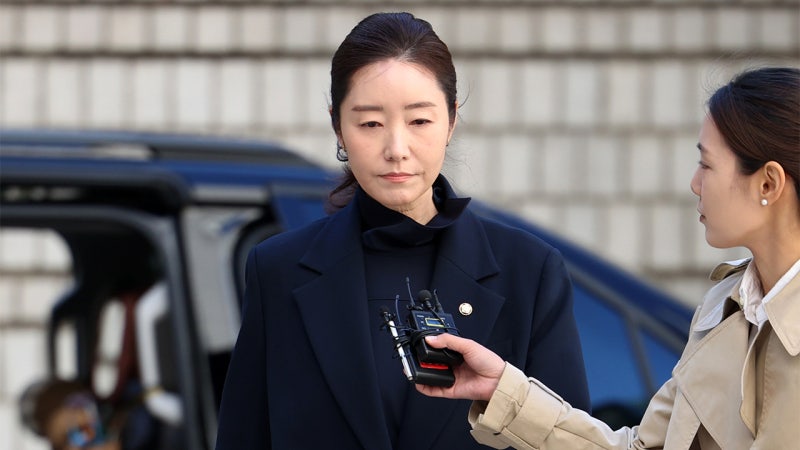 '<b>1억 공천헌금</b>' 무소속 <b>강선우</b> 의원 1심 <b>징역</b> 2년 6개월 선고