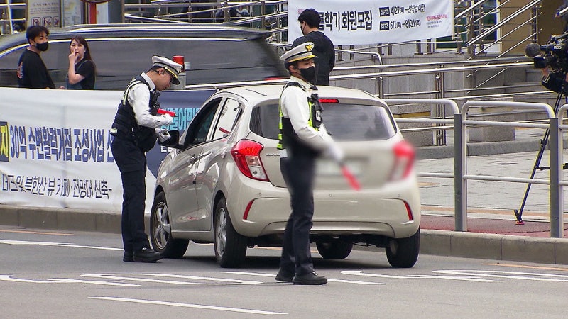 "느닷없이 단속, 범칙금 냈다"…<b>좌회전</b> 차로서 어땠길래