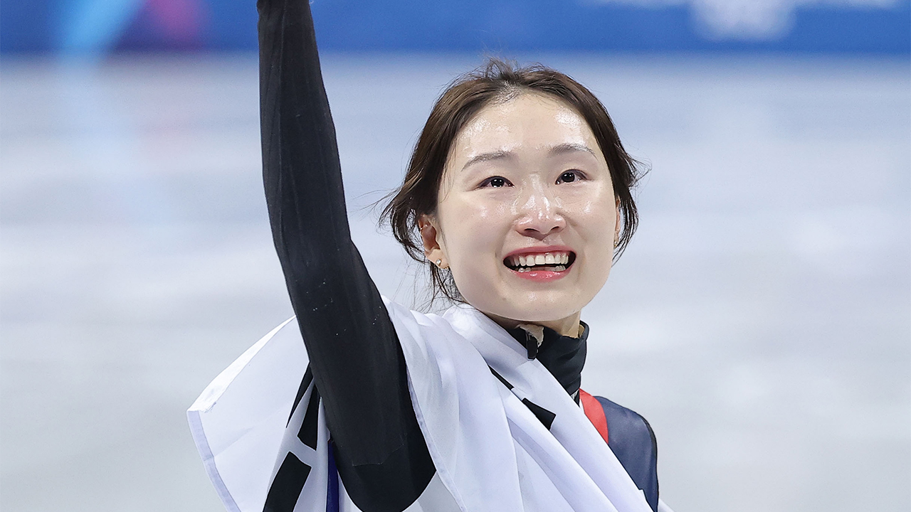 '대표팀 은퇴' 앞둔 <b>최민정</b>, <b>쇼트트랙</b> 1차 월드투어 1,000ｍ 금·계주 은