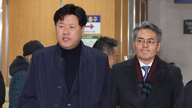 [속보] 법원, ‘이재명 측근’ 김용 징역 5년 선고…“유동규 진술 신빙성 있어”