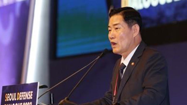 <b>신원식</b> “<b>김정은</b>, 공개 협박…한미일 안보협력 더 발전”