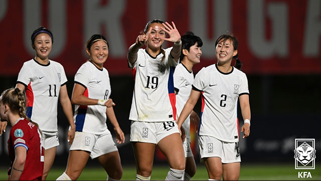 <b>지소연</b>·<b>페어</b> 연속골…<b>여자축구</b> 벨호, 체코와 평가전서 2-1 승