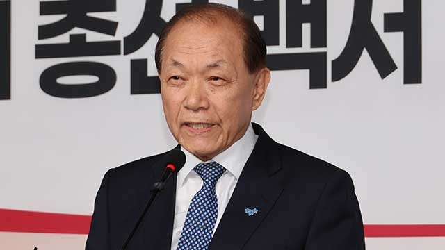 <b>황우여</b>, <b>총선백서</b> 특위에 “개인 추궁 말고 당대표 사퇴로 정치적 책임 봉합하...
