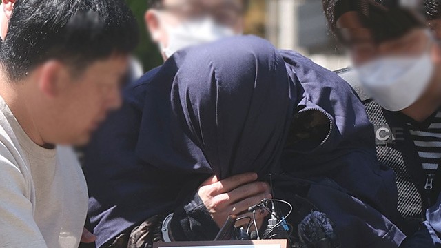 태국 <b>파타야</b> 살인 <b>피의자</b> 영장심사 출석…“내가 살해하지 않았다”