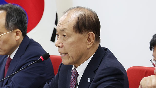 <b>황우여</b>, 민주당에 “노무현이 꿈꾼 타협의 <b>정치</b> 함께 실행하자”