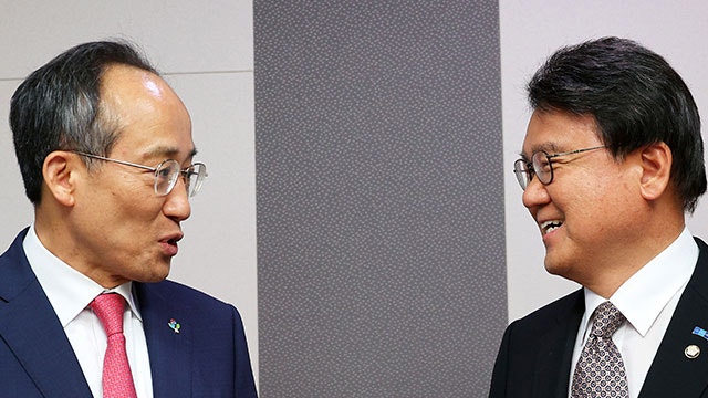 <b>황운하</b> “‘윤 대통령-조국 회동’ 역할해달라”“…<b>추경호</b> ”큰 틀서 같은 생...