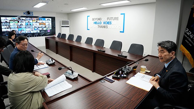 <b>이주호</b> “의대 정원 늘었다고 <b>교육</b> 질 떨어지는 일 없을 것”