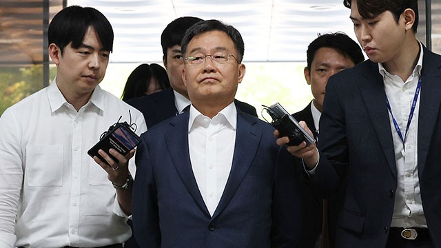 검찰, ‘<b>김만배</b> 돈거래 의혹’ 전직 언론사 기자 2명 <b>구속영장</b> 청구