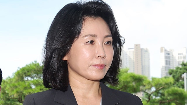 검찰, ‘선거법 위반’ <b>김혜경</b> 벌금 300만원 <b>구형</b>…<b>김혜경</b> ‘울먹’