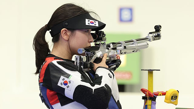 [속보] <b>반효진</b>, 사격 여자 공기소총 10ｍ 금메달…한국 역대 올림픽 100호