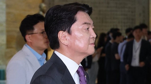 <b>안철수</b>, ‘<b>김경수 복권</b>’ 두고 “국기 문란 선거사범 복권은 재고돼야”
