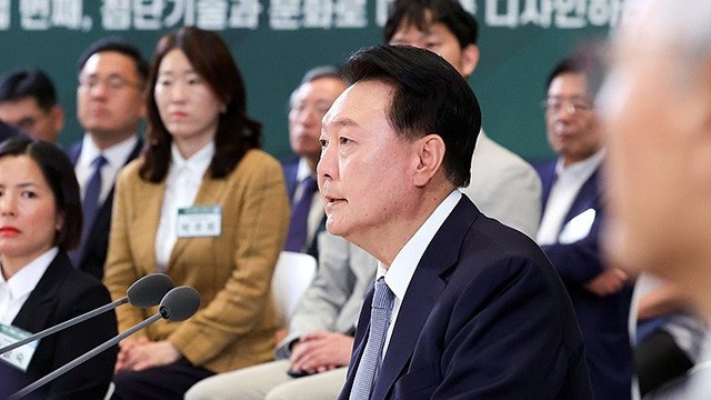 윤 <b>대통령</b> “민주화 도시 <b>광주</b>, 대한민국 성장 견인차 돼야”
