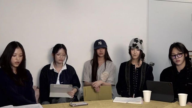 <b>뉴진스</b>, ‘사내 <b>따돌림</b>’ 폭로…국민신문고 민원 ‘파장 확산’