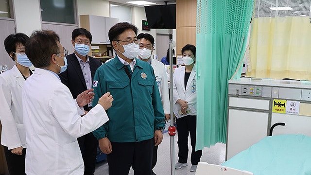 <b>유상임</b> 과기부 <b>장관</b>, 원자력병원 방문해 “연휴 진료체계 유지”