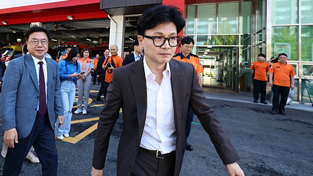 <b>한동훈</b> “<b>대화</b> 말고 <b>해결책</b> 없다…정부·야당 유연하게 나서달라”