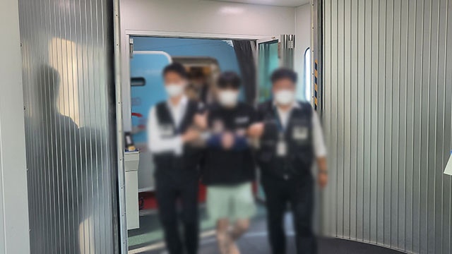 태국서 ‘<b>리딩방 사기</b>’ 벌인 2,30대들 송환…“개인정보 230만건 발견돼...