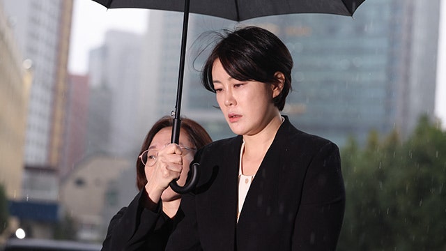 ‘<b>음주운전</b> 교통사고’ <b>문다혜 경찰</b> 출석…“부끄럽고 죄송하다”