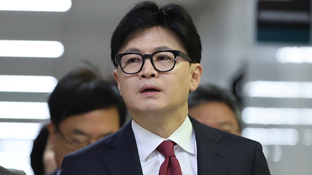 [속보] 한동훈, ‘<b>윤 대통령</b> 출당·제명’ 논의 윤리위 긴급소집