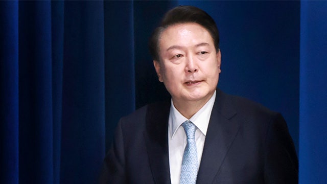 윤 대통령 측 “<b>기소</b>나 <b>구속영장 청구</b>하라…법원 재판 응할 것”
