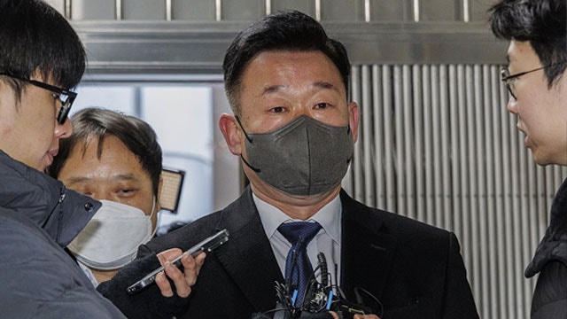 [속보] ‘<b>체포</b>영장 집행 저지’ <b>이광우</b> 경호본부장 <b>체포</b>…“정당한 임무...