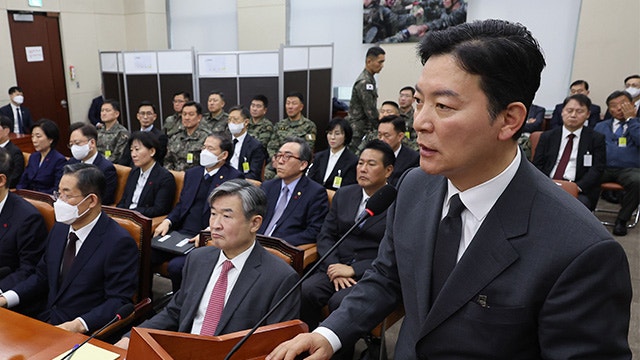 <b>김성훈 경호차장</b>, 관저 압수수색 승인 요구에 “영부인도 경호 대상”