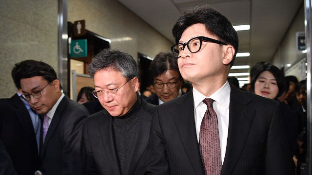 <b>한동훈</b> “머지않아 찾아뵙겠다”…<b>정계 복귀</b> 시사