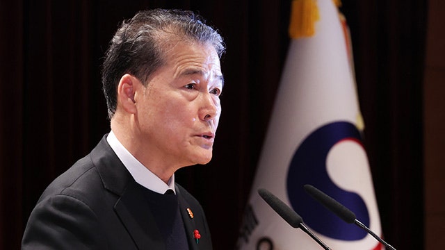 김영호 통일부 장관 주한 우크라이나 대사 접견…<b>북한군 포로 송환</b>문제...