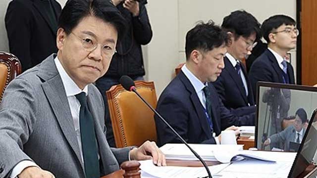 <b>경찰</b>, ‘<b>성폭행</b> 혐의 피소’ <b>장제원</b> 전 의원 오늘 소환<b>조사</b>