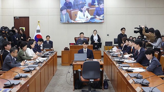 <b>국회 연금</b>특위 첫날부터 충돌…세대 간 형평성·특위 구성 공방