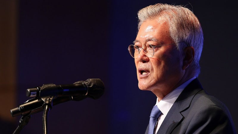검찰, <b>문재인 전 대통령</b> <b>기소</b>…“<b>전</b> 사위 급여는 <b>뇌물</b>”