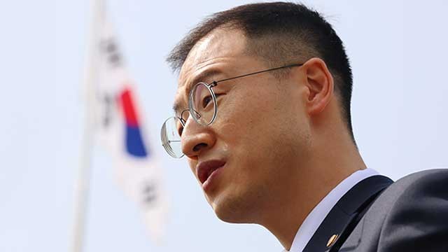 <b>김상욱</b>, 국민의힘 <b>탈당</b>…“기회 되면 <b>이재명</b> 만나고 싶어”