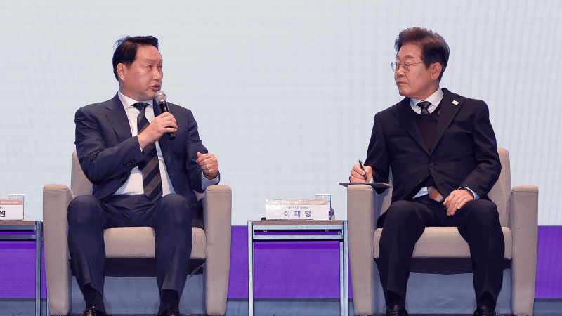 <b>이재명</b>, ‘<b>경제 5단체</b>장 <b>간담회</b>’…민주당 “조희대 사퇴해야” 압박