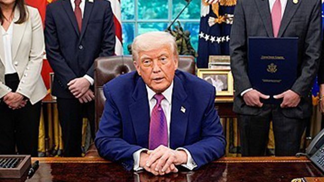 <b>트럼프</b> “최저 상호<b>관세</b>율 <b>10%</b>이지만 <b>예외</b> 있을 수 있어”
