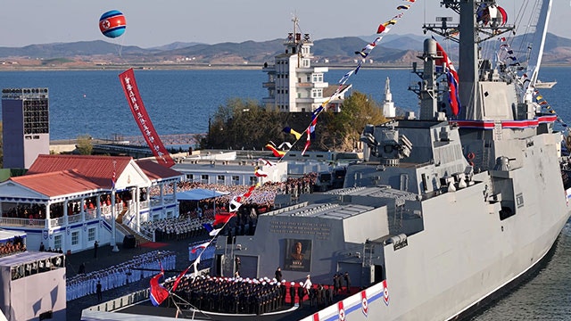 <b>북한</b> “<b>구축함</b> 진수과정에서 엄중 <b>사고</b>”…김정은 “범죄행위”