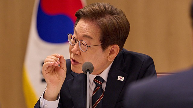 이 <b>대통령</b> “국민이 ‘<b>이재명</b> 잘 뽑았다’ <b>효능감</b> 갖도록…현안 책임 있...