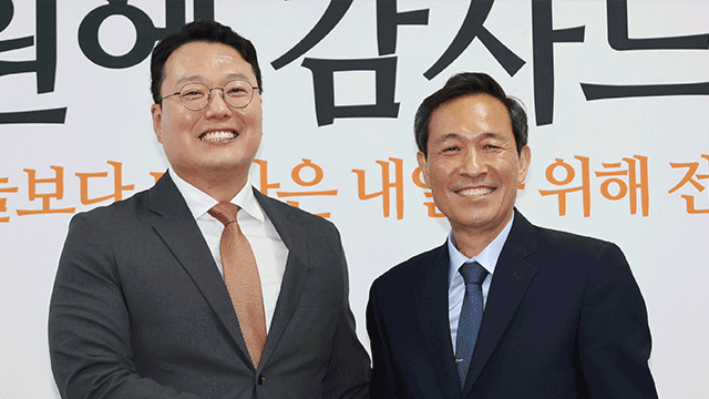 개혁신당 <b>천하람</b>, <b>우상호</b> 정무수석 <b>접견</b>…“팬덤 정치 폐해 끊어달라”