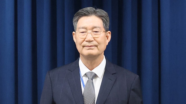 이 대통령, ‘부동산 차명 관리 의혹’ <b>오광수 민정수석 사의 수용</b>