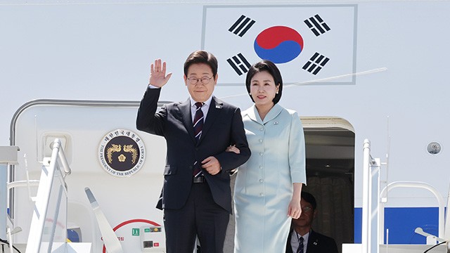 이 대통령, <b>G7</b> 열리는 <b>캐나다</b> 도착…<b>정상외교</b> 첫 일정 시작