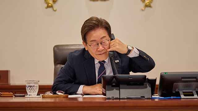 이 <b>대통령</b>, <b>인도네시아 대통령</b>과 <b>통화</b>…“방산 등 전략적 협력 강화”
