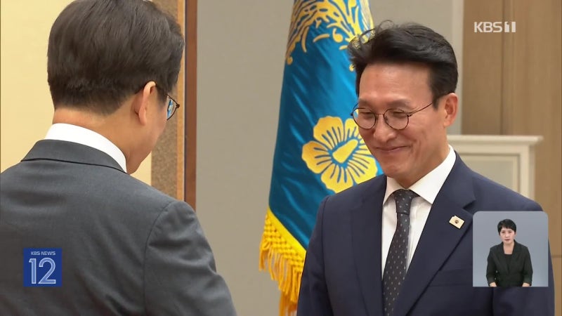 임명장 받은 <b>김민석</b> <b>총리</b>, 농민단체 면담으로 공식 행보