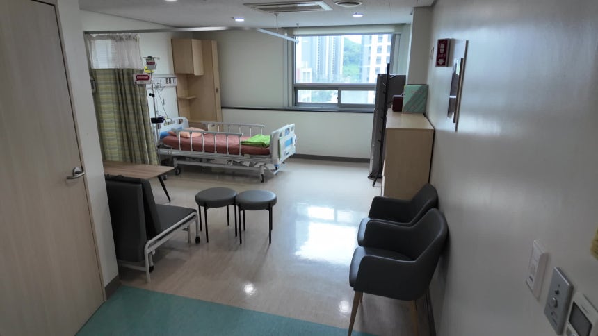 가톨릭대학교 인천성모병원 일반 병동에 마련된 임종실