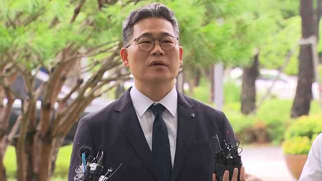 ‘<b>마약 수사 외압</b>’ 주장 <b>백해룡</b> “검찰이 셀프 <b>수사</b>…법치 무너질 것”