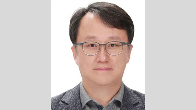 ‘<b>계엄옹호</b>’ 등 논란 <b>강준욱</b> 대통령실 국민통합비서관 사퇴