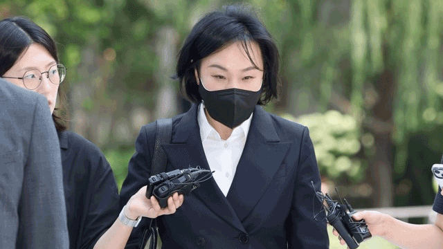 김건희 특검, ‘문고리 3인방’ <b>유경옥</b> <b>소환</b>