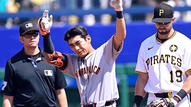 MLB <b>이정후</b>, <b>6경기 연속 장타</b>…2루타 치고 9회 결승 득점