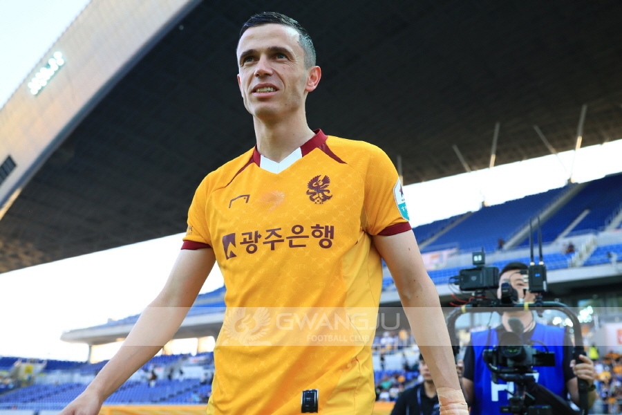 광주FC <b>아사니</b>, ‘이란 <b>에스테그랄</b>’ 이적
