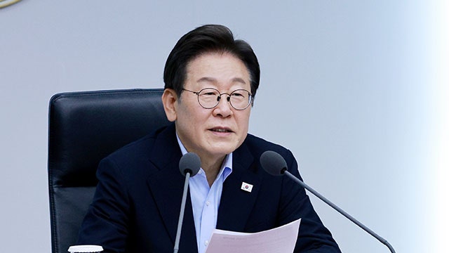 이 <b>대통령</b> “북 3단계 <b>비핵화</b> 추진…미국 공조·북한 대화로 여건 조성...